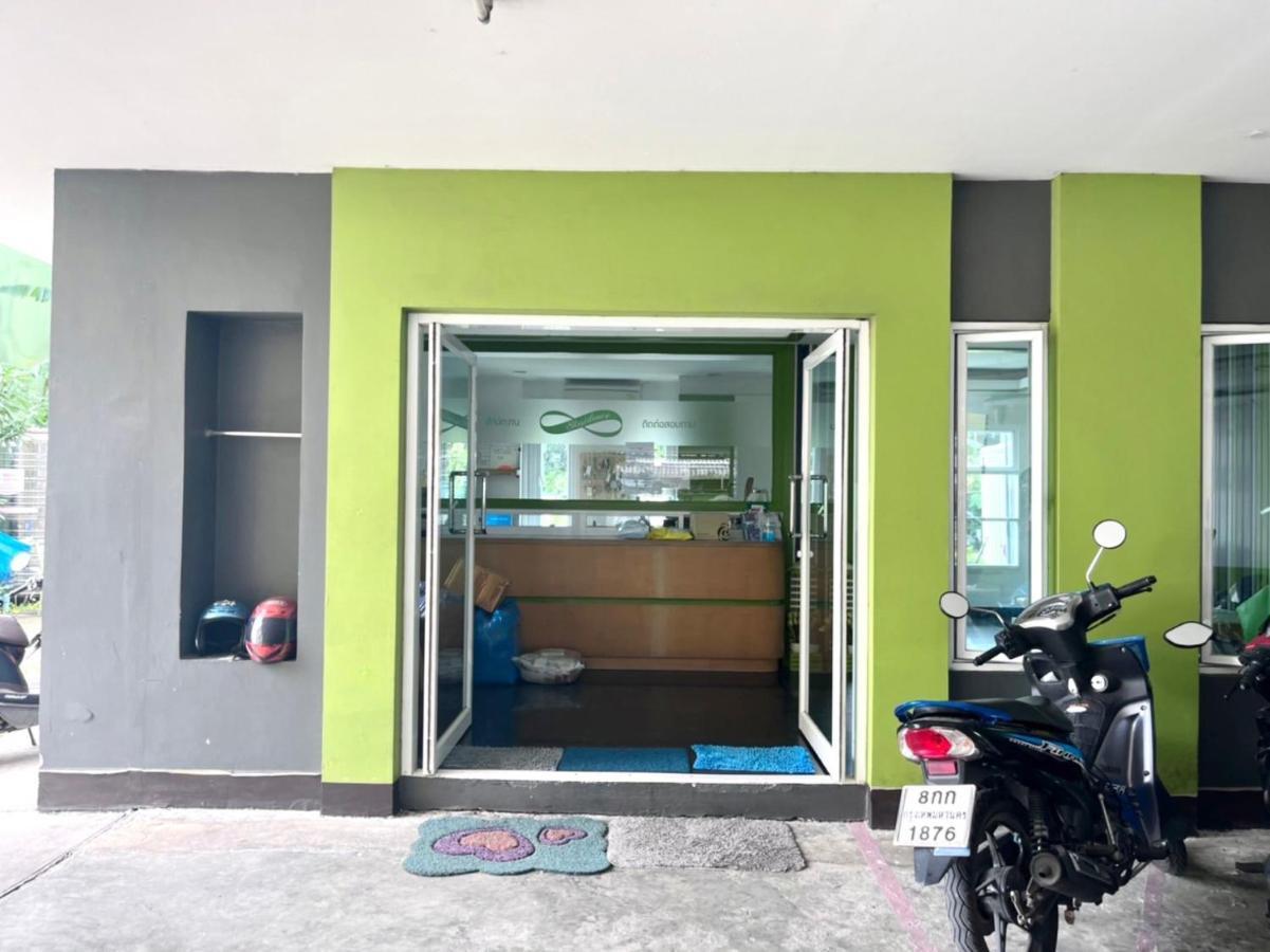 8 Residence 방콕 외부 사진