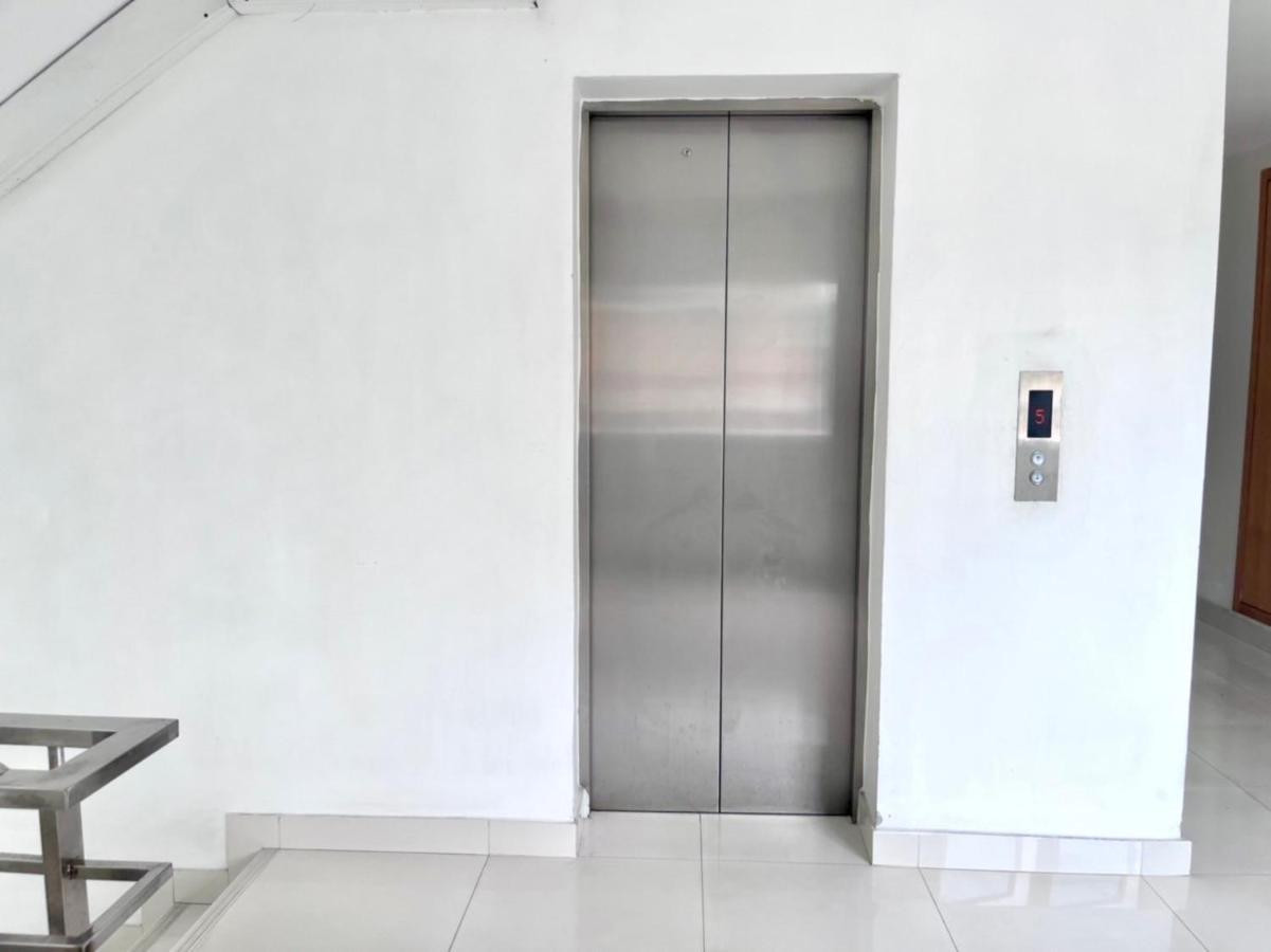 8 Residence 방콕 외부 사진