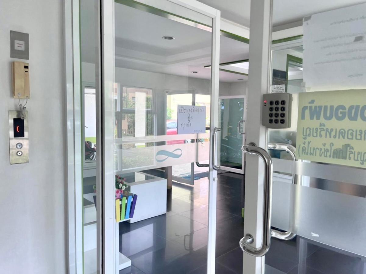 8 Residence 방콕 외부 사진